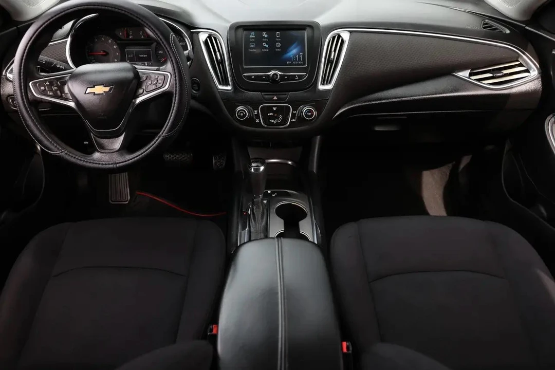 2017 Chevrolet Malibu - Image 2 of 12
