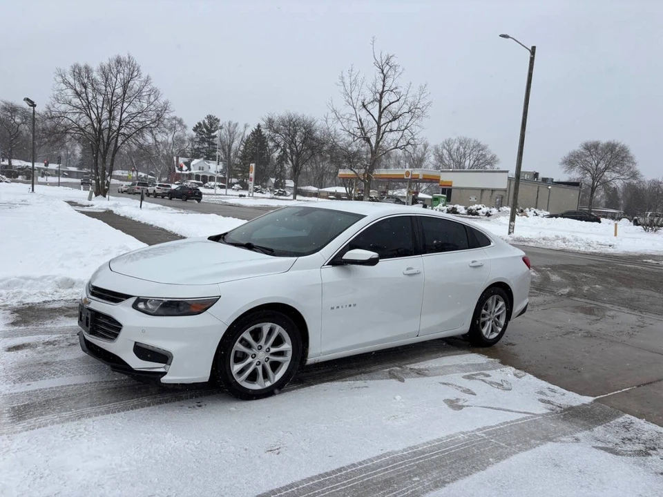 2017 Chevrolet Malibu - Image 4 of 21