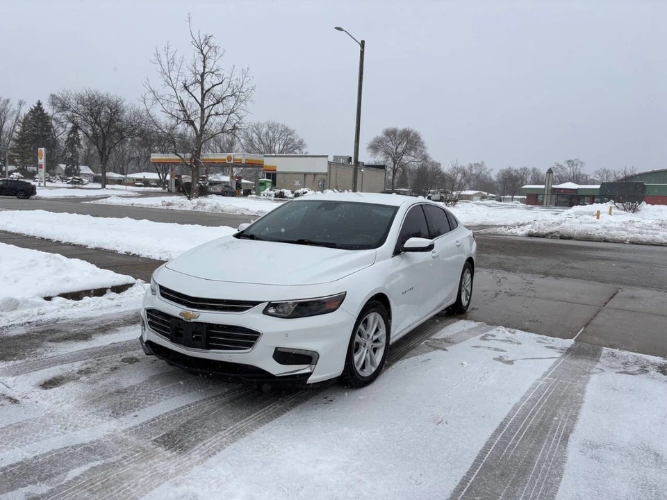 2017 Chevrolet Malibu - Image 2 of 21