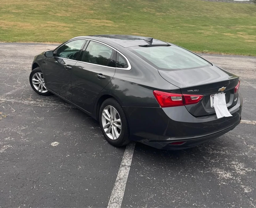 2017 Chevrolet Malibu - Image 4 of 11