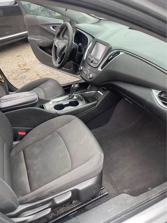 2017 Chevrolet Malibu - Image 2 of 16