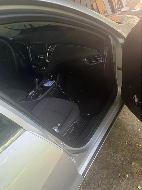 2017 Chevrolet Malibu - Image 4 of 5