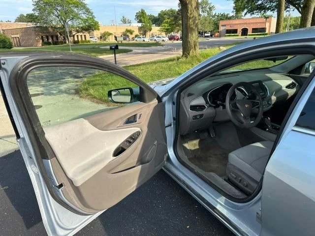 2017 Chevrolet Malibu - Image 13 of 21