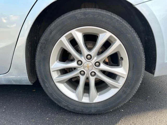 2017 Chevrolet Malibu - Image 11 of 21