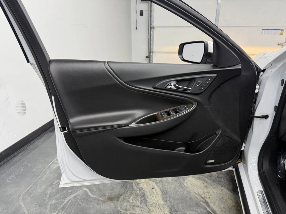 2017 Chevrolet Malibu - Image 11 of 21