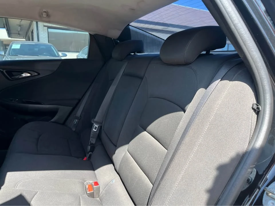 2017 Chevrolet Malibu - Image 8 of 8