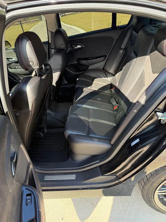 2017 Chevrolet SS - Image 7 of 12