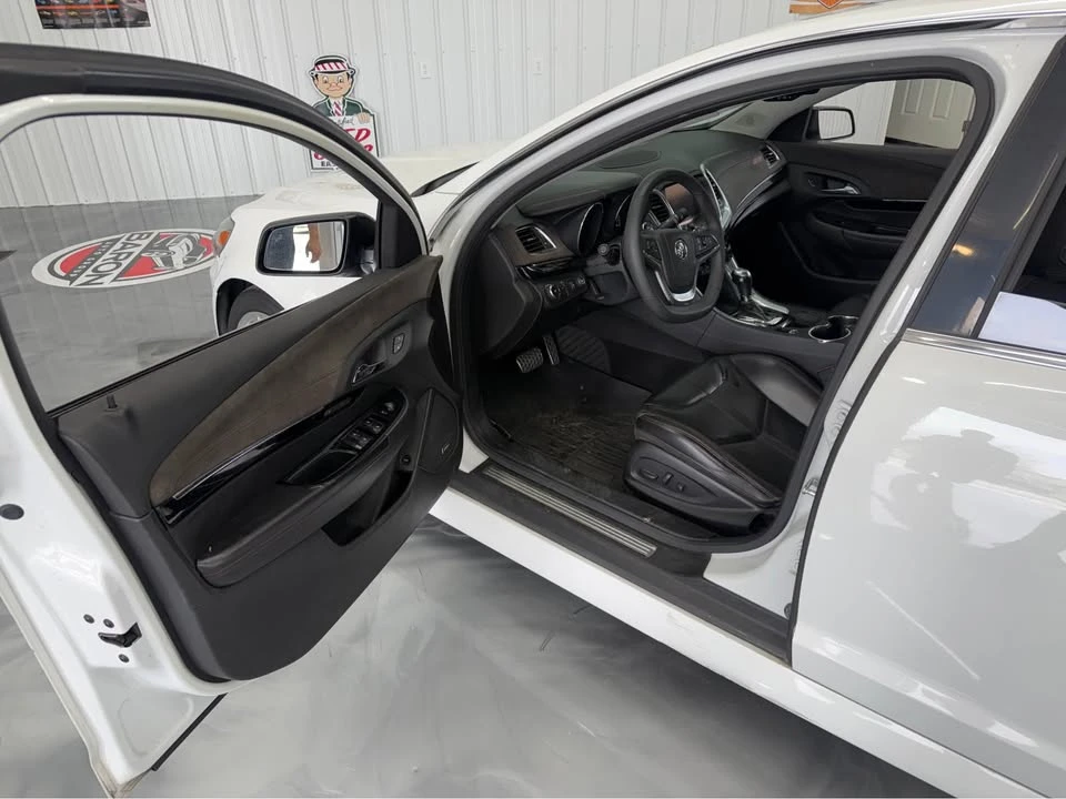 2017 Chevrolet SS - Image 14 of 19