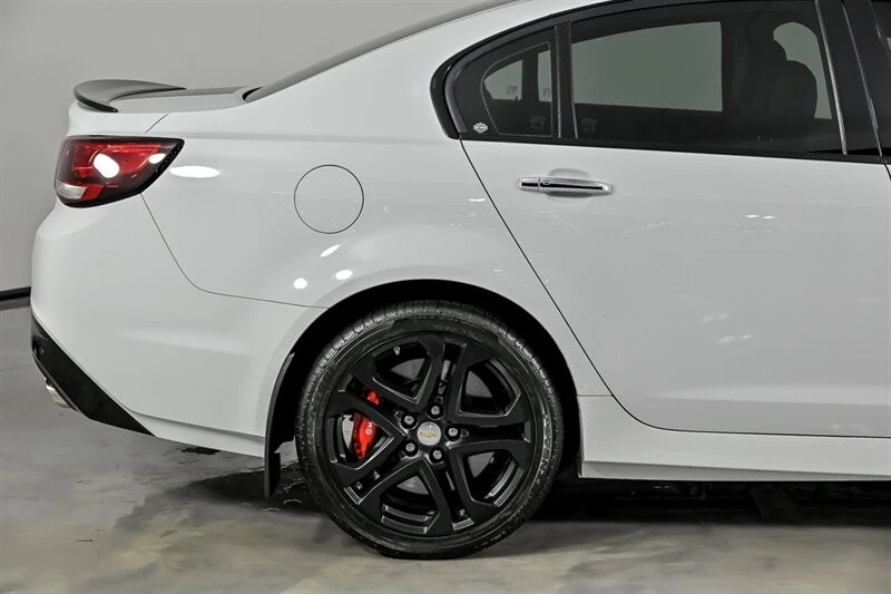 2017 Chevrolet SS - Image 14 of 21