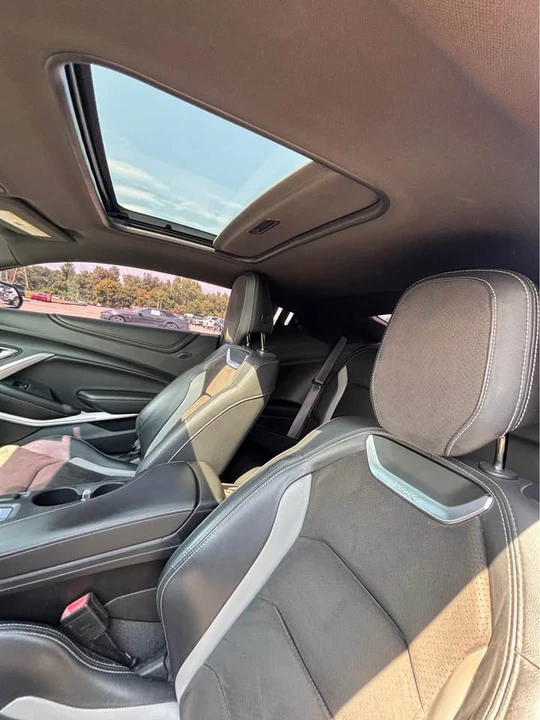 2017 Chevrolet SS - Image 2 of 7