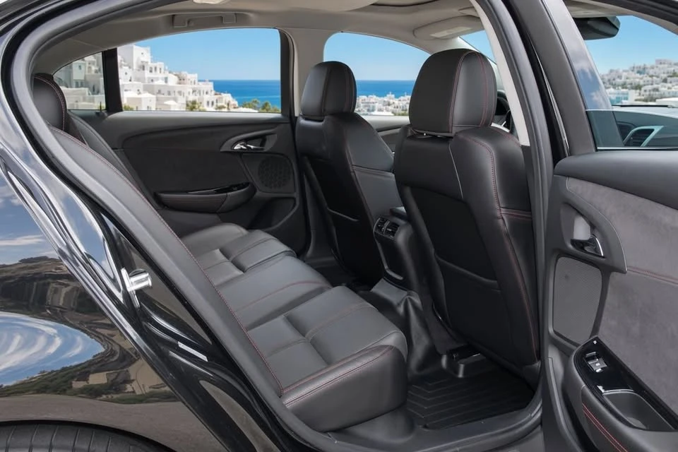 2017 Chevrolet SS - Image 13 of 20