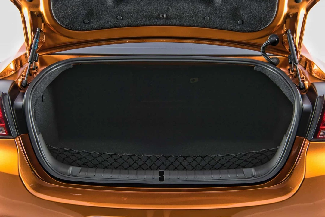 2017 Chevrolet SS - Image 24 of 31