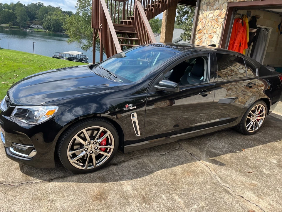 2017 Chevrolet SS - Image 2 of 16