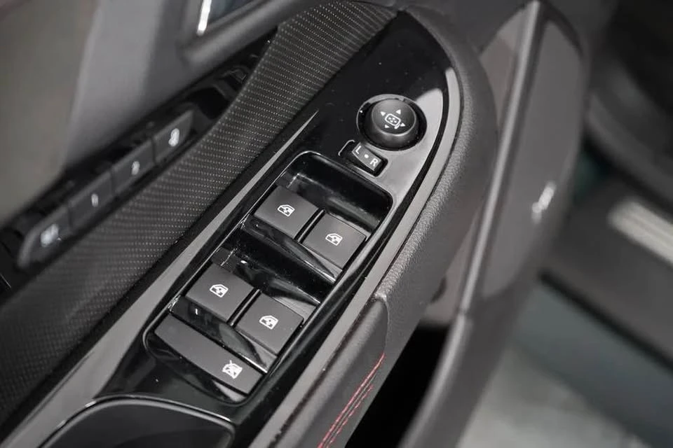 2017 Chevrolet SS - Image 11 of 20