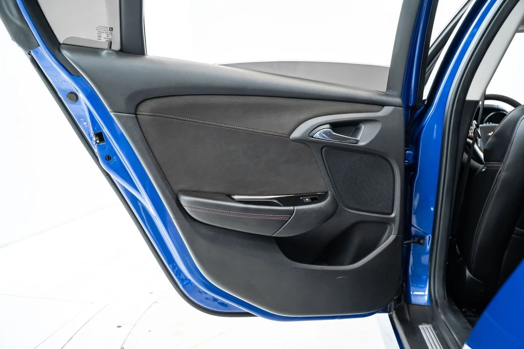 2017 Chevrolet SS - Image 23 of 31