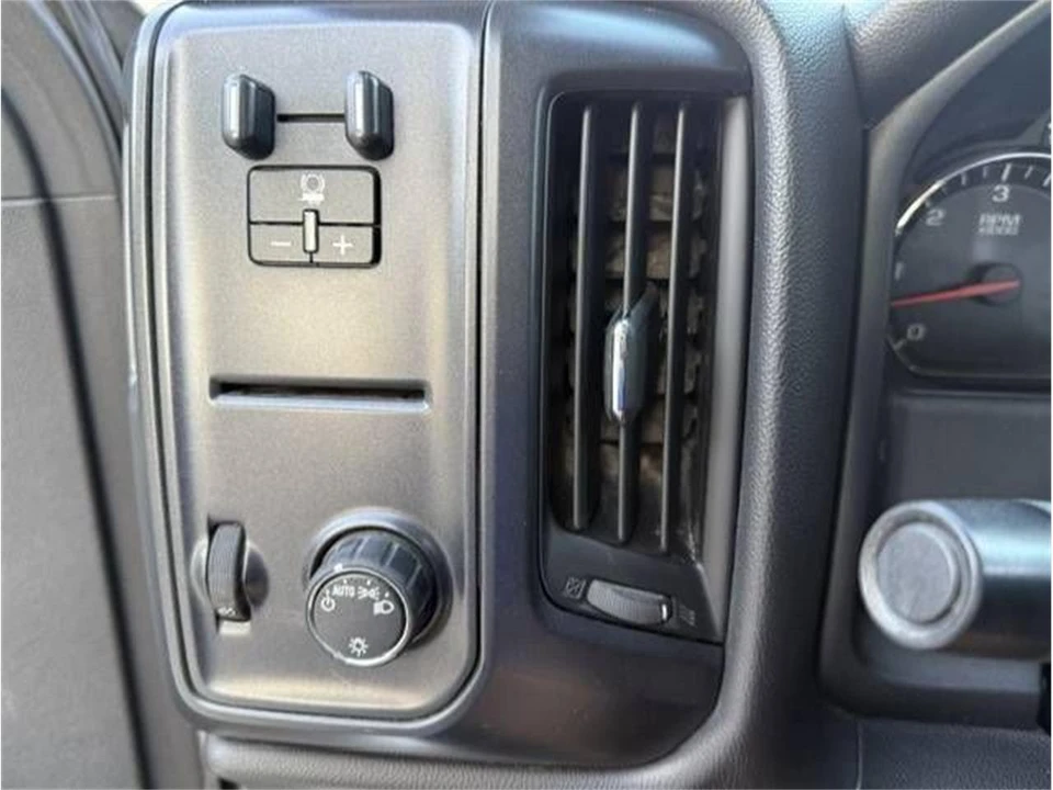 2017 Chevrolet Silverado 3rd Gen - Image 6 of 24