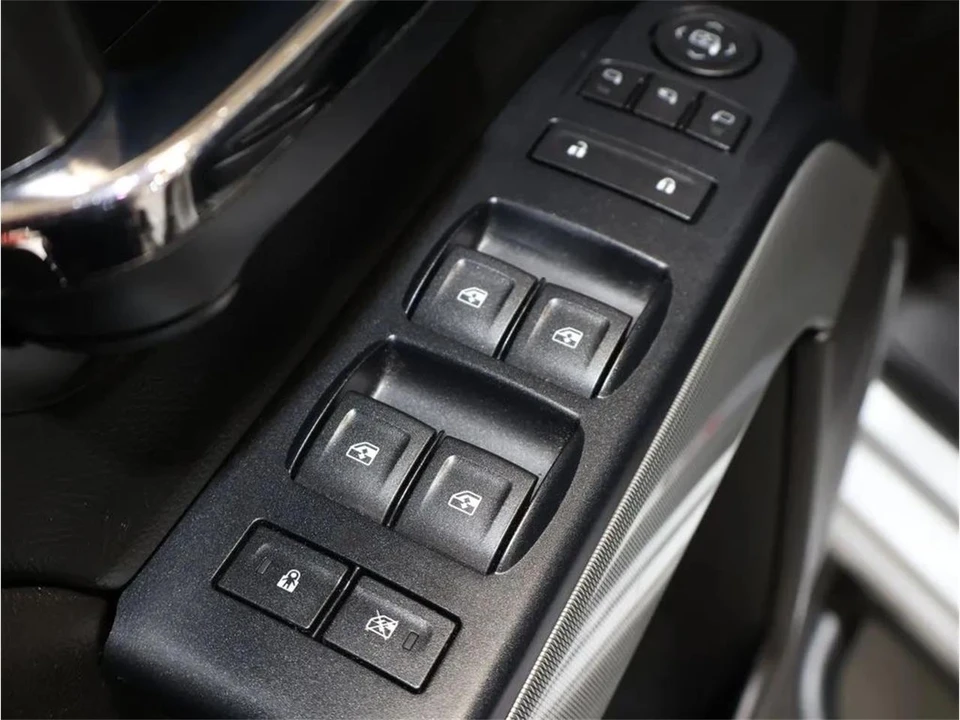 2017 Chevrolet Silverado 3rd Gen - Image 11 of 31