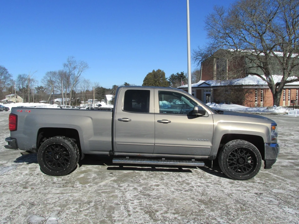 2017 Chevrolet Silverado 3rd Gen - Image 2 of 21