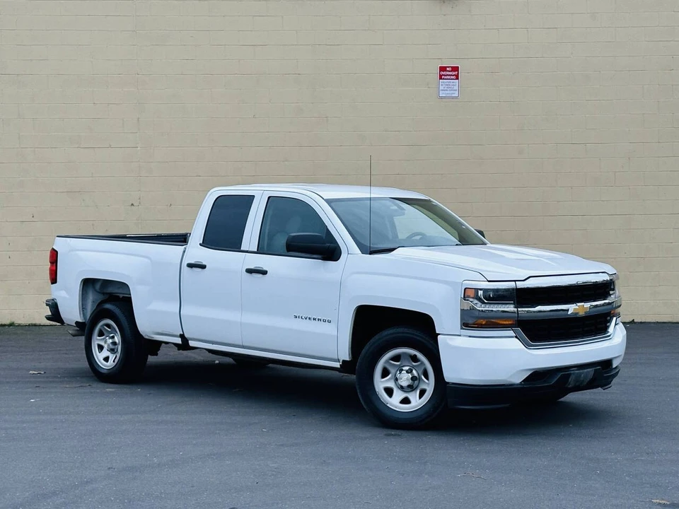 2017 Chevrolet Silverado 2nd Gen - Image 2 of 18