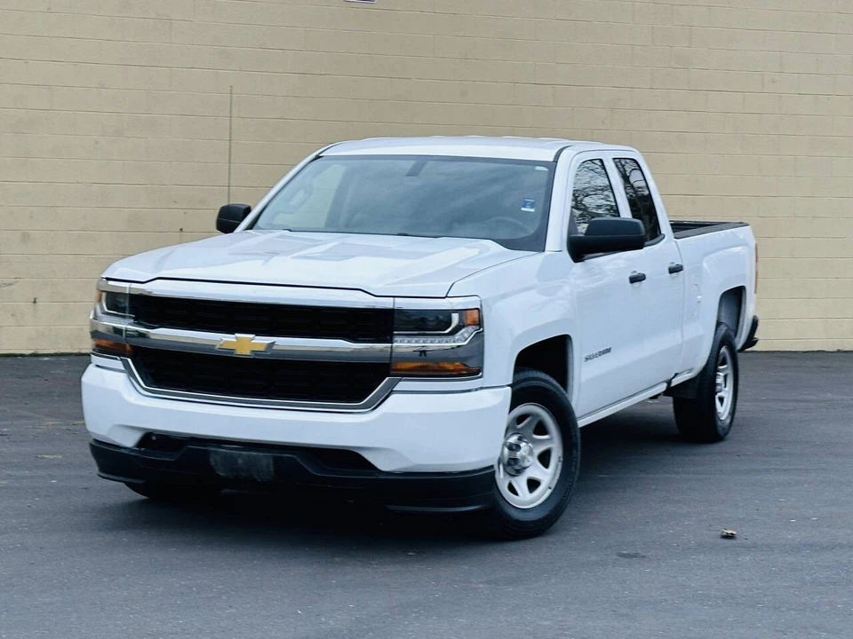 2017 Chevrolet Silverado 2nd Gen - Image 3 of 18