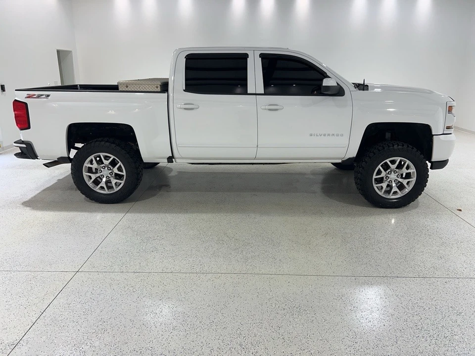 2017 Chevrolet Silverado 2nd Gen - Image 6 of 12