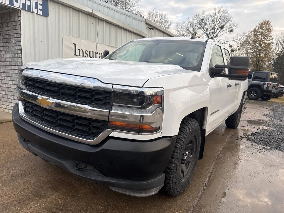 2017 Chevrolet Silverado 3rd Gen - Image 2 of 15