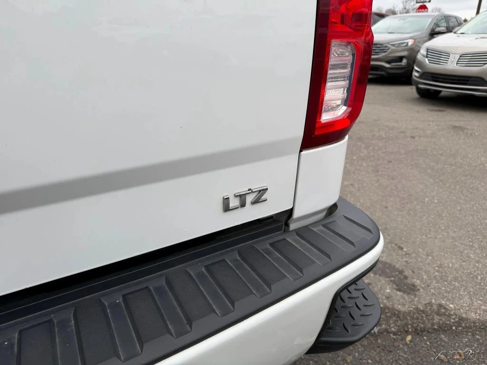 2017 Chevrolet Silverado 2nd Gen - Image 9 of 12