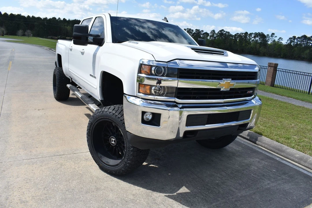 2017 Chevrolet Silverado Heavy Duty 3rd Gen - Image 2 of 21
