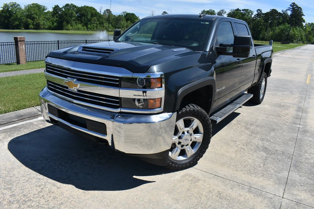 2017 Chevrolet Silverado Heavy Duty 3rd Gen - Image 6 of 21