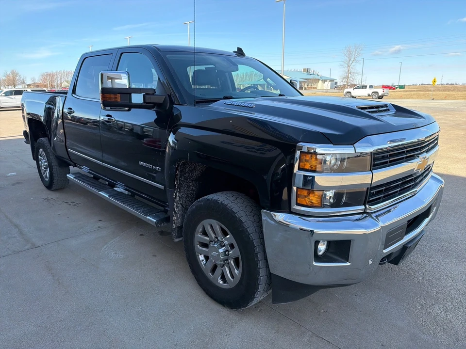 2017 Chevrolet Silverado Heavy Duty 3rd Gen - Image 9 of 12