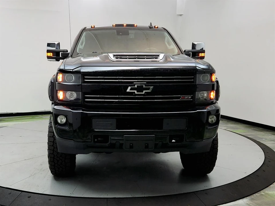 2017 Chevrolet Silverado Heavy Duty 3rd Gen - Image 2 of 21
