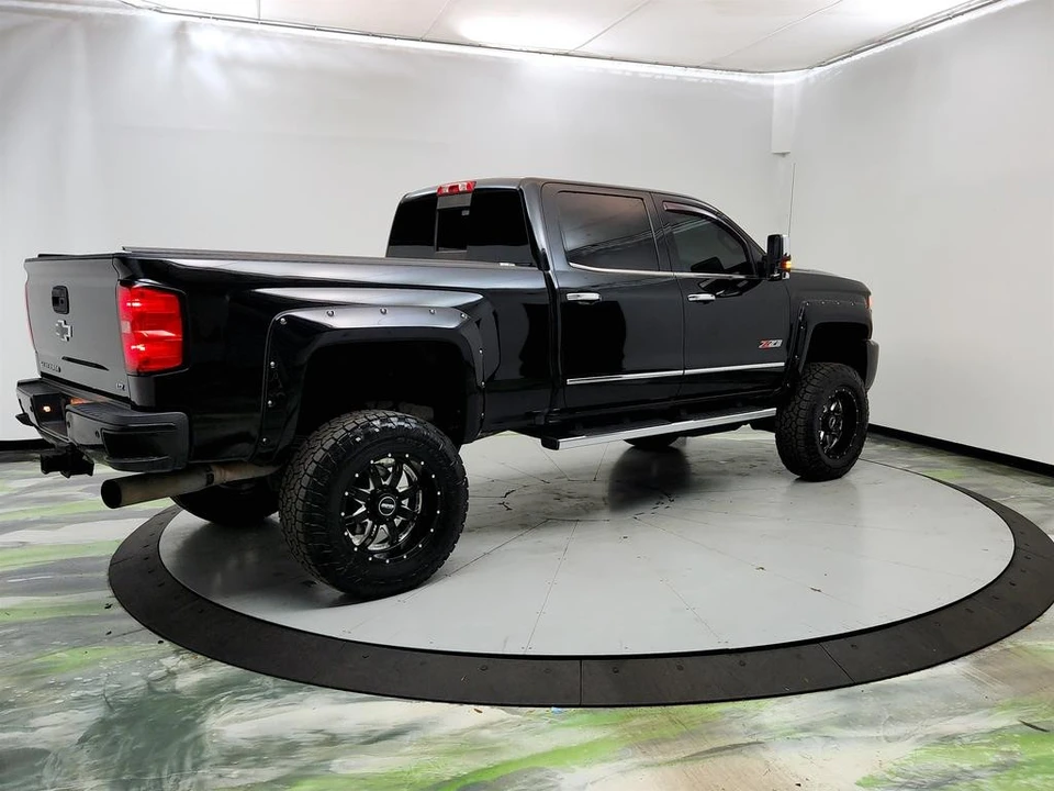 2017 Chevrolet Silverado Heavy Duty 3rd Gen - Image 5 of 21