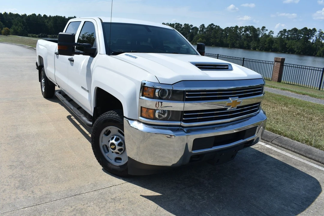 2017 Chevrolet Silverado Heavy Duty 3rd Gen - Image 2 of 20