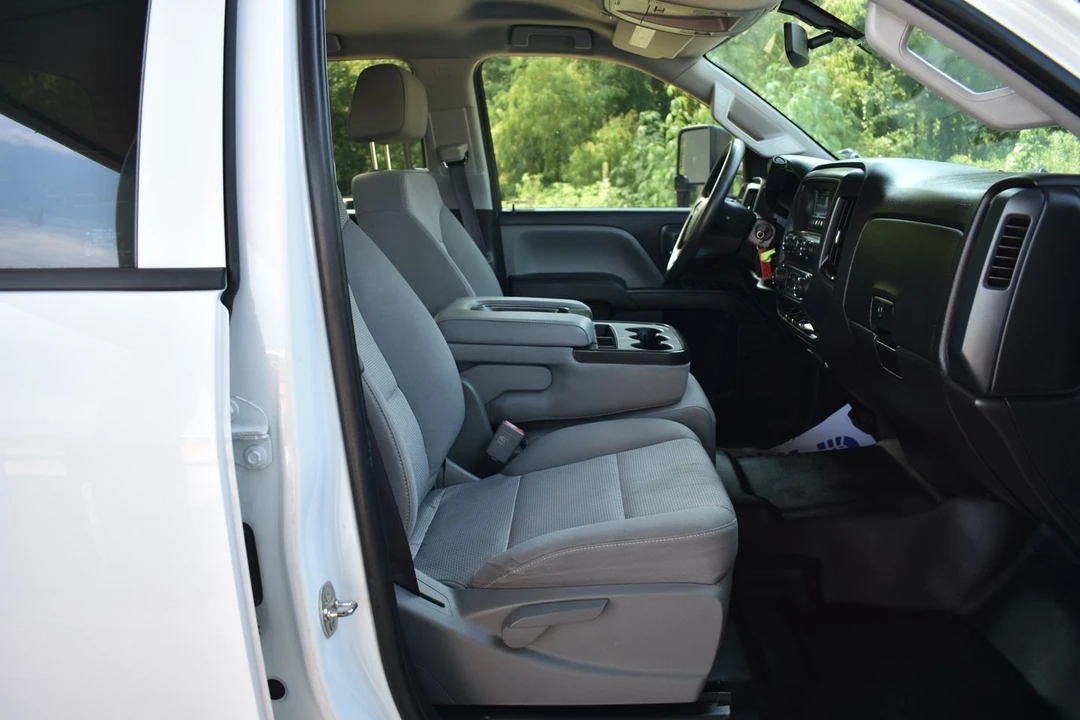2017 Chevrolet Silverado Heavy Duty 3rd Gen - Image 15 of 20