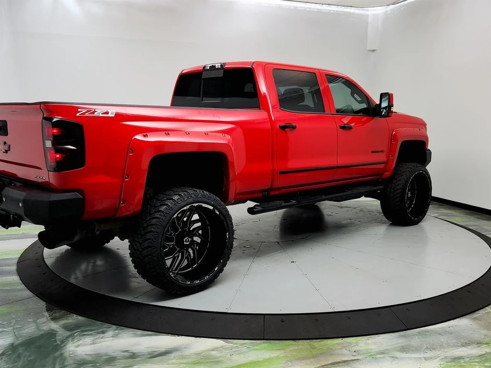 2017 Chevrolet Silverado Heavy Duty 2nd Gen - Image 5 of 12