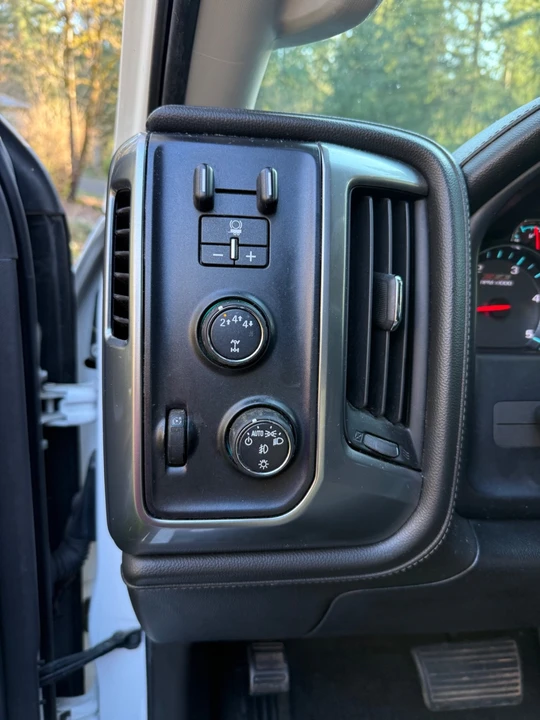 2017 Chevrolet Silverado Heavy Duty 2nd Gen - Image 17 of 21