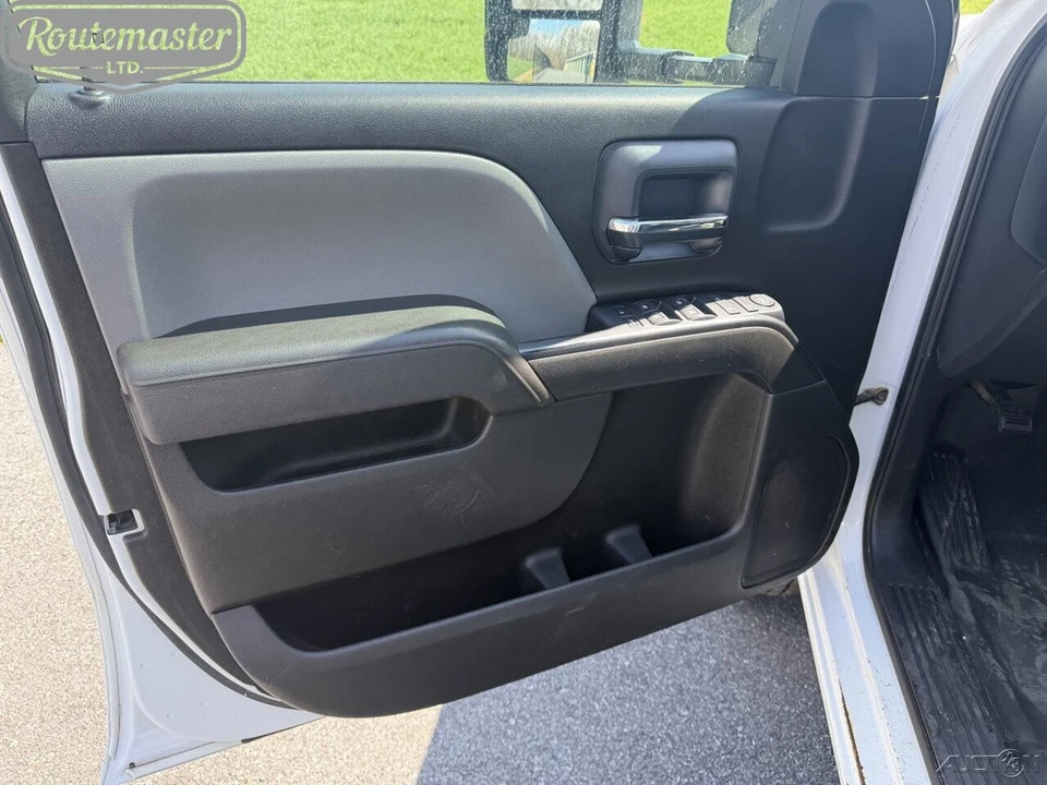 2017 Chevrolet Silverado Heavy Duty 3rd Gen - Image 2 of 12