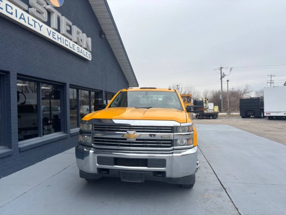 2017 Chevrolet Silverado Heavy Duty 3rd Gen - Image 4 of 12