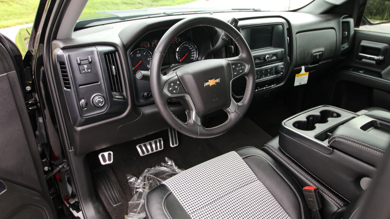 2017 Chevrolet Silverado 3rd Gen - Image 4 of 31