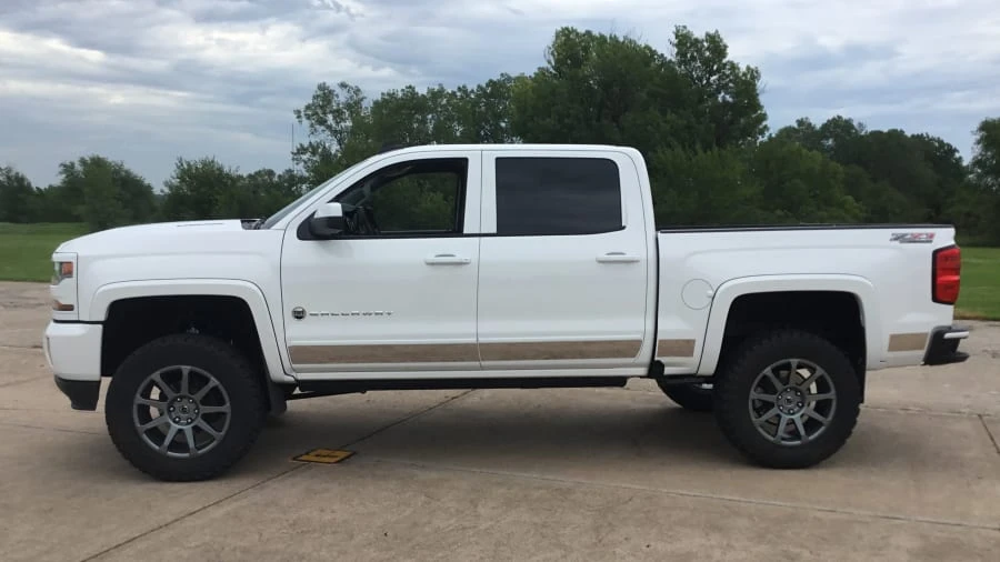 2017 Chevrolet Silverado 3rd Gen - Image 2 of 12