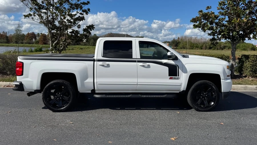 2017 Chevrolet Silverado 3rd Gen - Image 2 of 17
