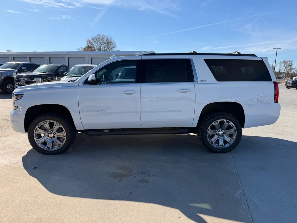 2017 Chevrolet Suburban 12th Gen - Image 3 of 21