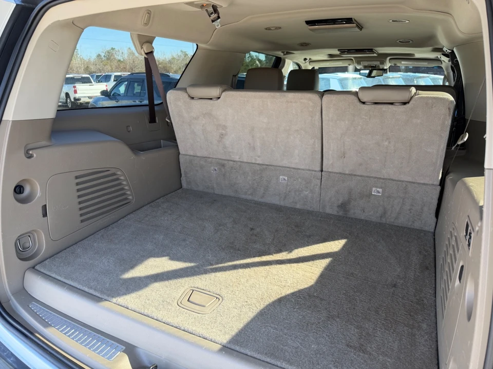 2017 Chevrolet Suburban 12th Gen - Image 16 of 21