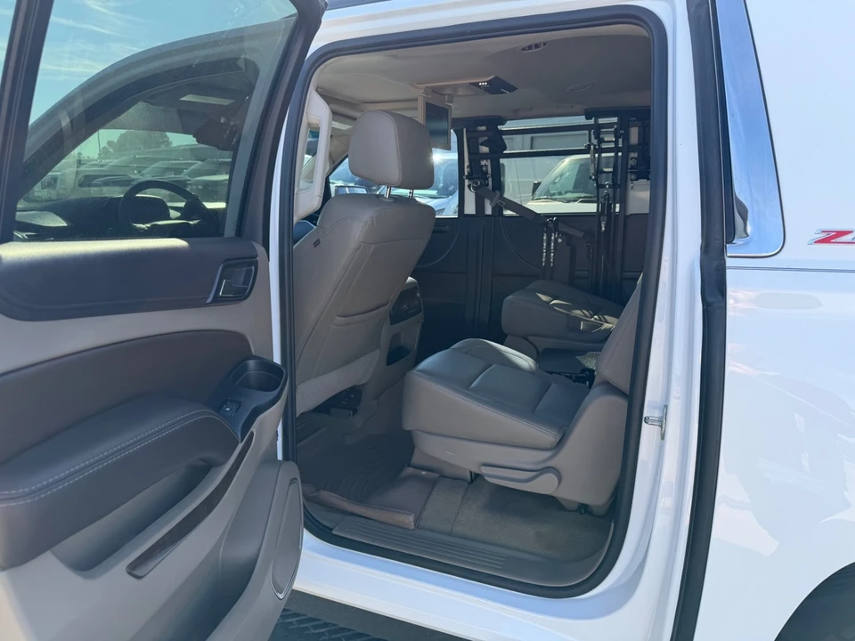 2017 Chevrolet Suburban 12th Gen - Image 20 of 21