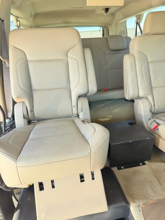 2017 Chevrolet Suburban 12th Gen - Image 17 of 21
