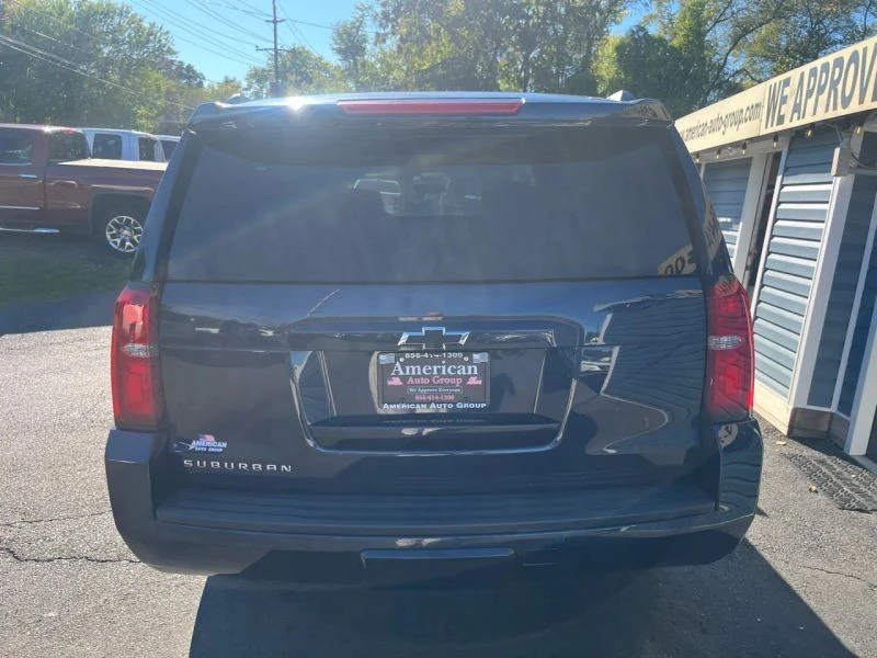 2017 Chevrolet Suburban 11th Gen - Image 5 of 12