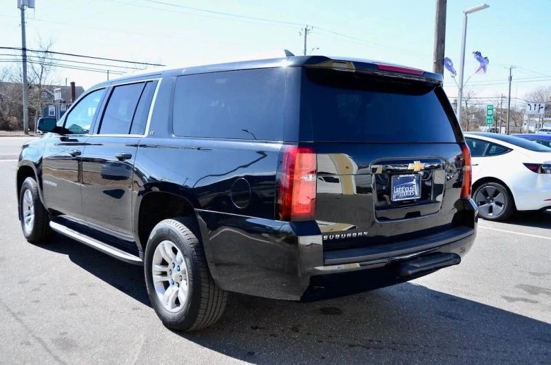 2017 Chevrolet Suburban 11th Gen - Image 6 of 12