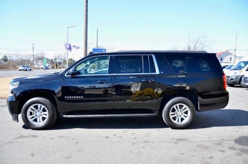 2017 Chevrolet Suburban 11th Gen - Image 5 of 12