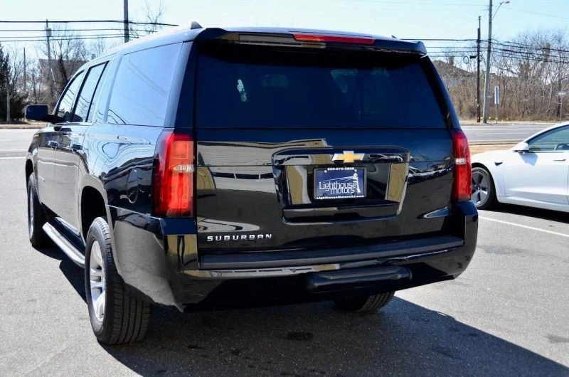 2017 Chevrolet Suburban 11th Gen - Image 7 of 12
