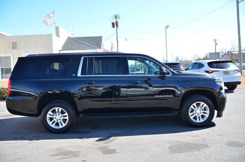 2017 Chevrolet Suburban 11th Gen - Image 11 of 12